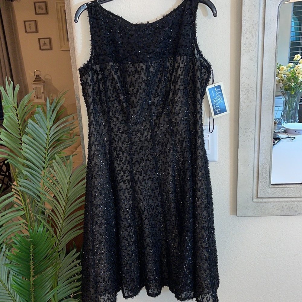 JULIAN TAYLOR Dress  Size 6 NWT